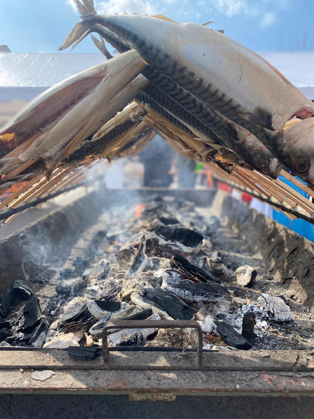 Makrelen auf dem Grill